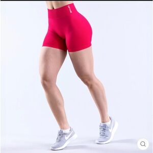 DFYNE dynamic shorts